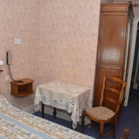 Du Commerce Hotel 2*