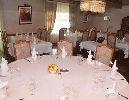Du Commerce Hotel